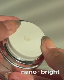 Video showing the lightweight texture and easy application of novoLUX™ bright.
